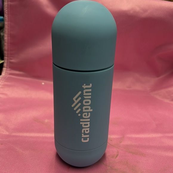 Orb
Insulated water bottle 14 Ounce. The storage box is missing the lid. - Picture 2 of 4